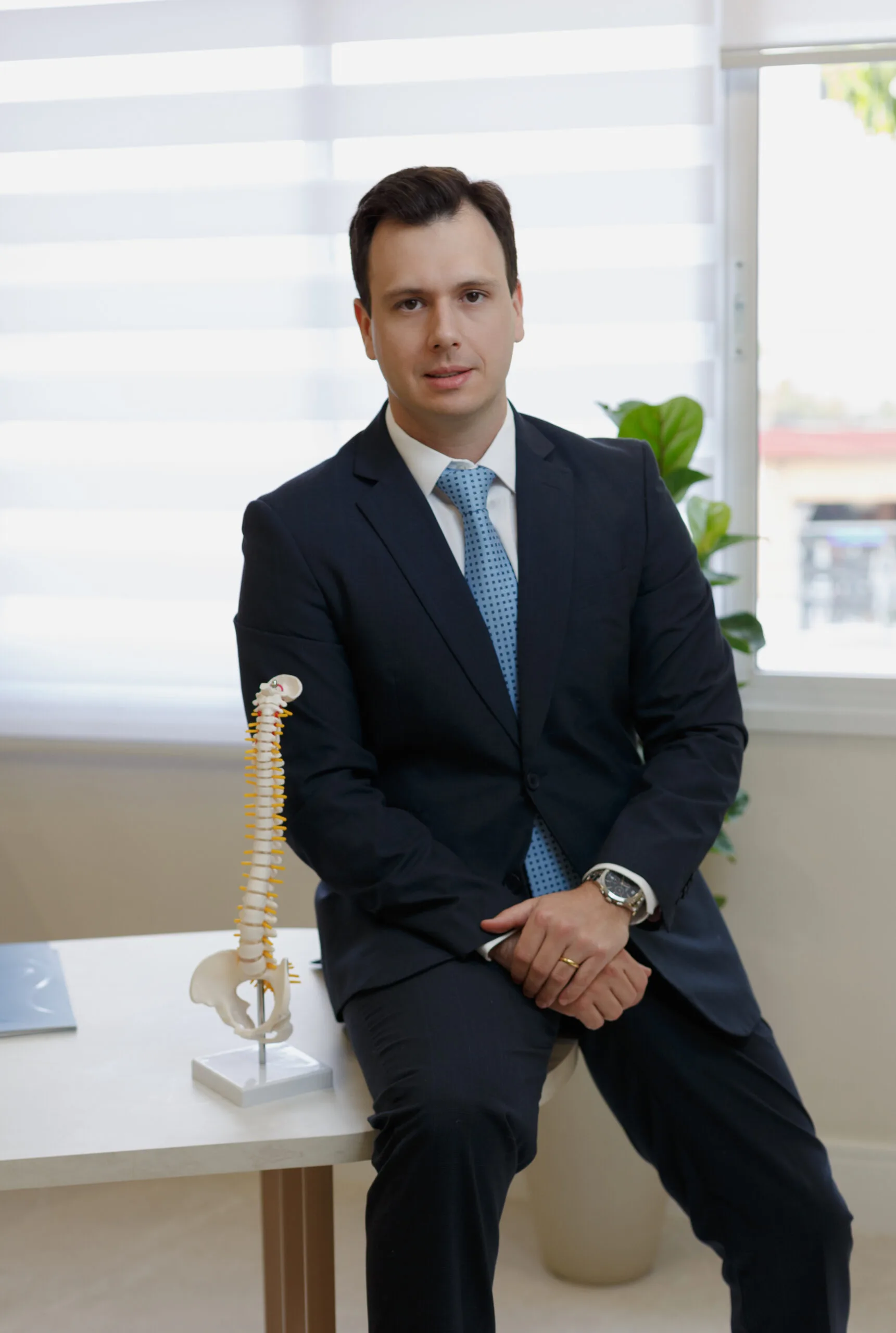 O Dr. Diego Zanin Mânica é médico ortopedista em SP